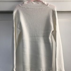Arshiner - Ivory Sweater with Lace Accent